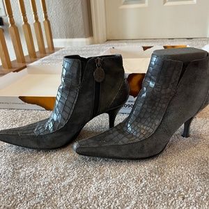 Donald J Pliner, leather/suede boots, size 9, used in original box